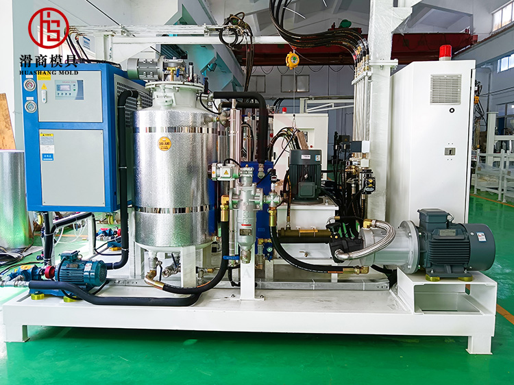 Polyurethane high pressure foaming machine